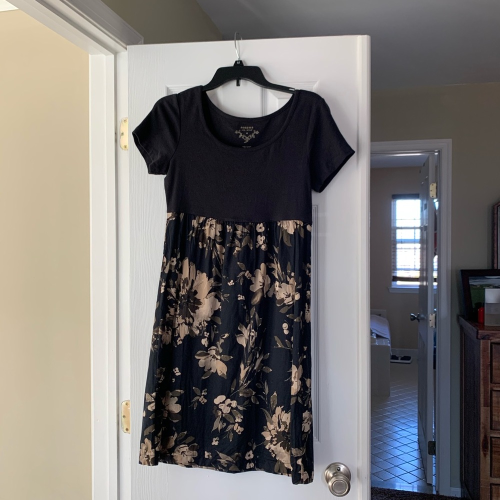 Ladies short sleeve dress